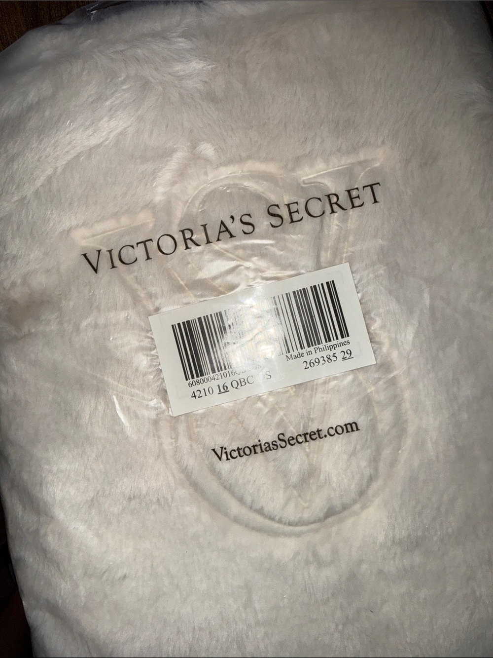 NWT Victoria's Secret Plush Cream Faux-Fur Tote - Picture 7 of 7